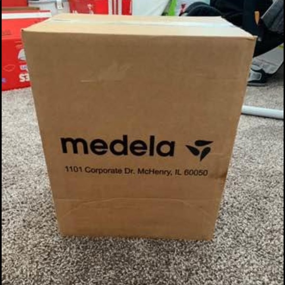 Madela pump in style BNIB never opened - Picture 1 of 5